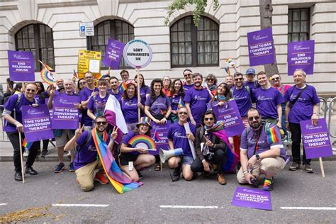 Lgbt Humanists Joins Oxford Pride Weston Library Steps Oxford 8