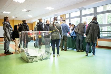 Opozycja z większością w Sejmie Rekordowa frekwencja w całym kraju