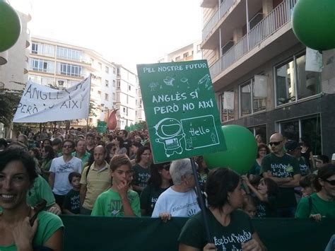 Miles De Personas Se Manifiestan En Palma En Defensa De La Educaci N En