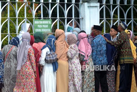 Suasana Pengantar Calon Jamaah Haji Di Asrama Haji Donohudan