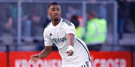 Jorrel Hato Will Stay at Ajax Amid Arsenal Links