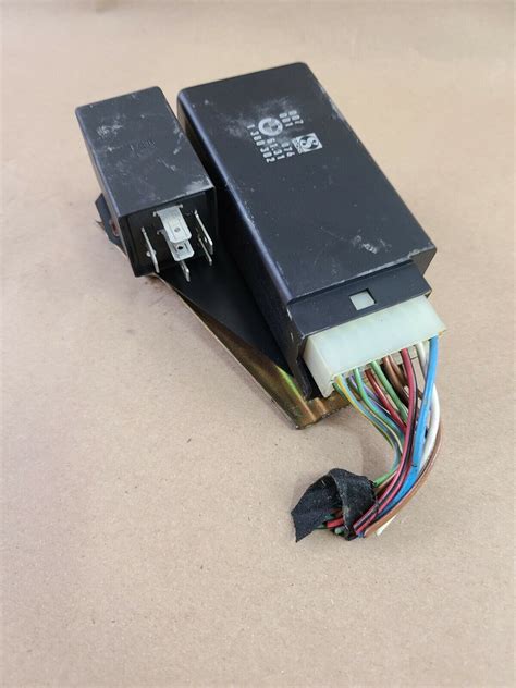 1984 1991 Genuine Bmw E30 Central Lock Relay Module W Bracket 318is 325is 325e Ebay