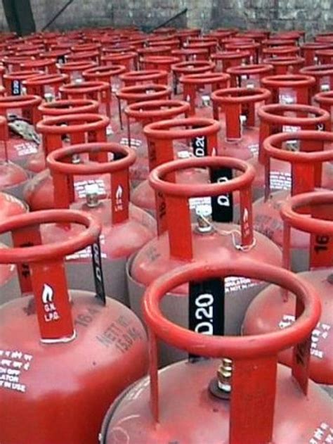 छठ से पहले बड़ा तोहफासस्ता हो गया Lpg सिलेंडर Lpg Cylinder Price Cut