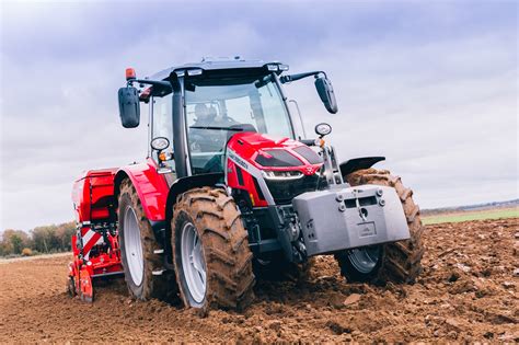 Massey Ferguson 5S: Neuer Allrounder im Retro-Design - landwirt-media.com