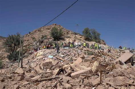 Morocco Earthquake Death Toll Passes 2 800 Survivors Camp Outdoors