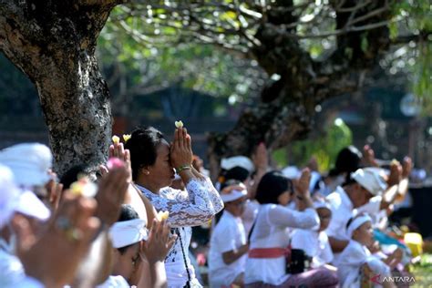 Makna Galungan Jadwal Lokasi Piodalan Pura Di Bali Rabu