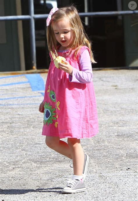 Photo Seraphina La Fille De Jennifer Garner Et Ben Affleck à Santa Monica Le 27 Avril 2012