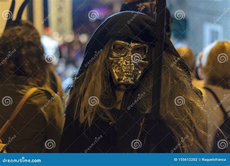 Hombre Enmascarado De Muerte Concepto De V Spera De Todos Los Santos