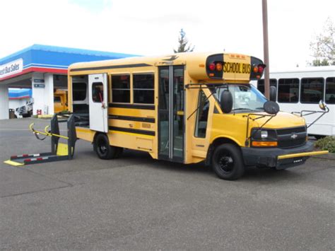 2006 Chevrolet Blue Bird 12 Pass And 1 Wheelchair School Bus B16183