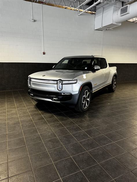 delivery day  rt quad large mo lease   rrivian