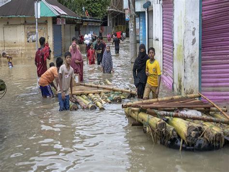 Bangladesh Floods 18 Million People Affected 1 2 Million Families Trapped Times Of Oman