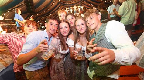 Viele Fotos So Sch N War Der Erste Samstag Auf Dem M Hldorfer Volksfest