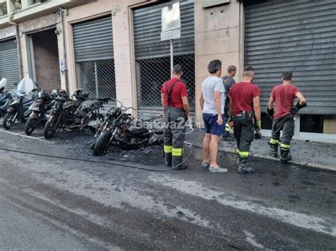 Incendio In Corso Monte Grappa In Fiamme Alcune Moto Densa Colonna Di