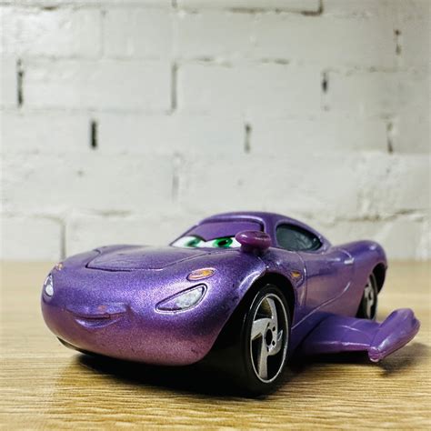 disney pixar cars  holley shiftwell  spy wings purple diecast car