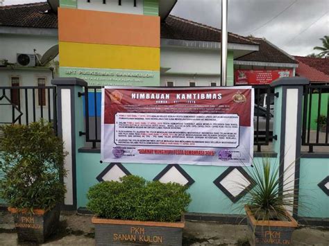 Pemasangan Banner Berisi Himbauan Kamtibmas Untuk Menciptakan Pemilu