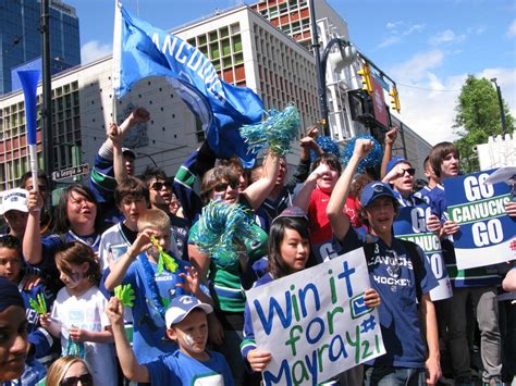 Canucks Fans Outside Cbc Vancouver Canucks Fans Cheer In D Flickr