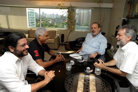 Depois de meses defendendo candidatura própria Oscar Barreto