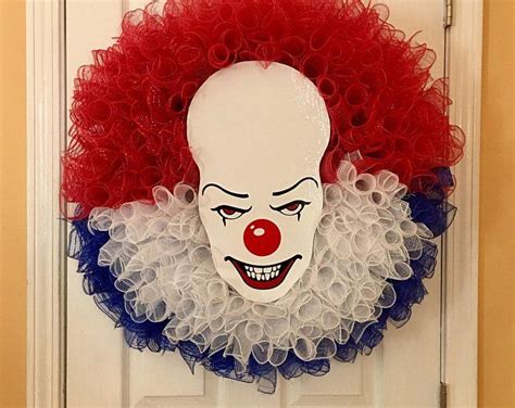 Pennywise The Clown Door Wreath Etsy Wreaths Pennywise The Clown