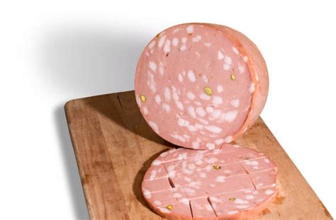 Vuoi Scoprire Come Si Fa La Mortadella Ecco I Segreti Per Prepararla