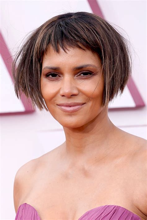 Halle Berry Debuts A Transformative Haircut At The Oscars 2021