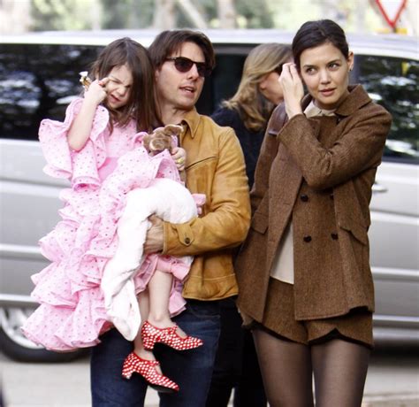 Suri Cruise Ái Nữ Gia Thế Khủng Hot Nhất Hollywood Hóa Công Chúa Bị