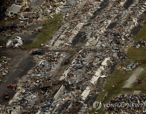 美 중서부 휩쓴 토네이도 열흘째 이어져최소 10명 숨져 한국경제