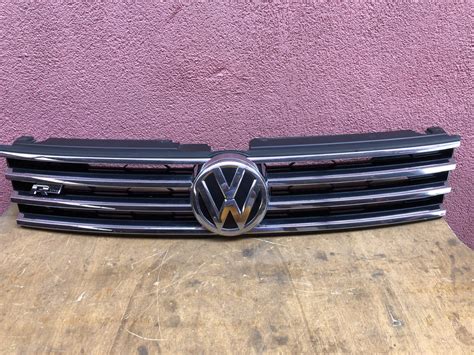 Vand Grila Fata Rline Vw Touareg P Facelift