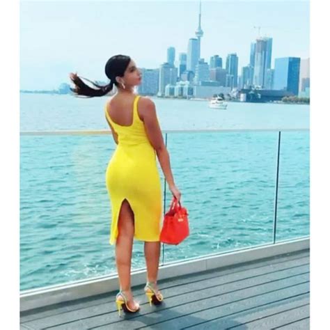 Nora Fatehi Flaunts Her Hourglass Figure In Bodycon Dress See The Diva Ooze Oomph Atelier