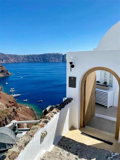 Detailed Review Of Art Maisons Aspaki Santorini In Oia