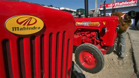 Mahindra Tractors Rolls Out Th Telangana Made Tractor