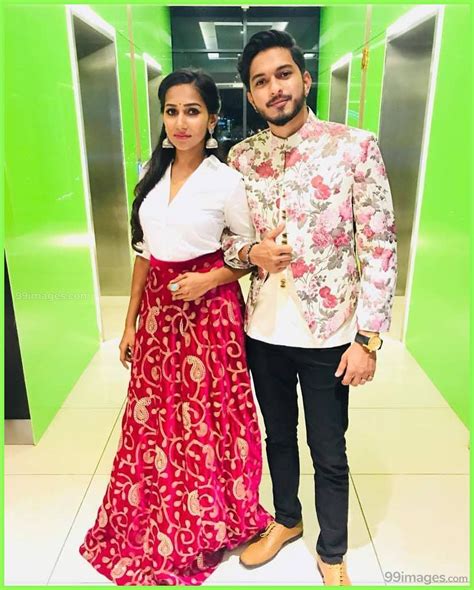 Pin By Anitha Homesh On Bb Cute Celebrity Couples Celebrity Stars