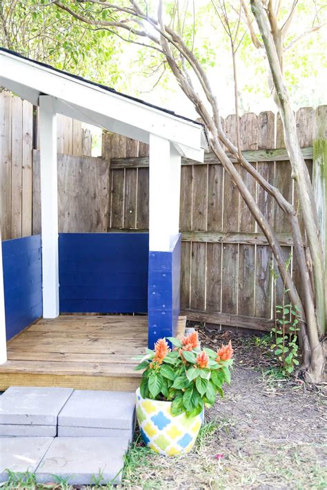 Easy DIY Backyard Playhouse // Love & Renovations