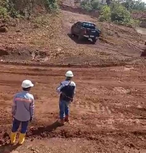 Bantu Perbaikan Akses Jalan Lingkar Tambang PT PKP Dan PT Cinta Jaya