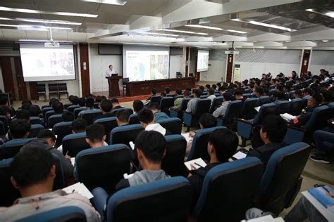 校长景国勋为2019级新生上思政课 安阳工学院