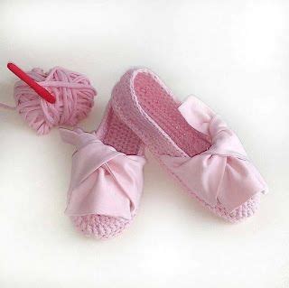 SAPATILHAS E PANTUFAS EM FIO DE MALHA 슬리퍼 뜨개질 신발 아기 신발