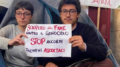 Sciopero Della Fame Per La Palestina Studenti Si Incatenano Al