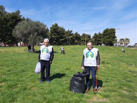 Ripulito Parco San Felice dai volontari de La Via della Felicità