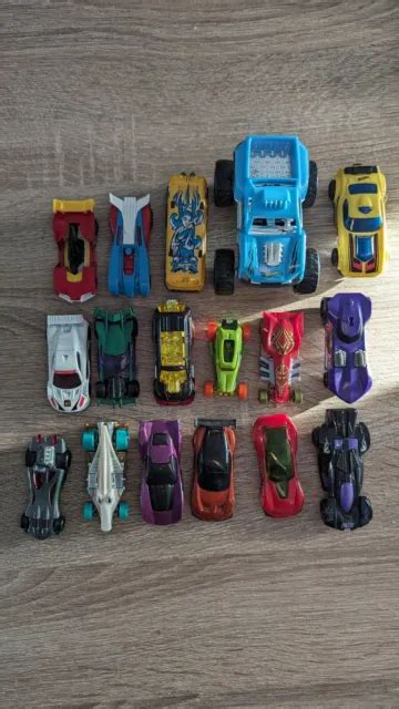 LOT DE voitures miniatures Hot Wheels Différents Modèles Et Série Mattel EUR PicClick FR