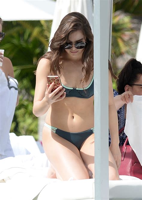 Hailee Steinfeld In Bikini 2016 03 GotCeleb