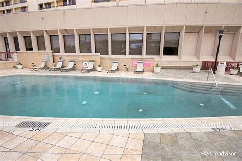 Hyatt Regency DFW International Airport Pool Pictures & Reviews ...