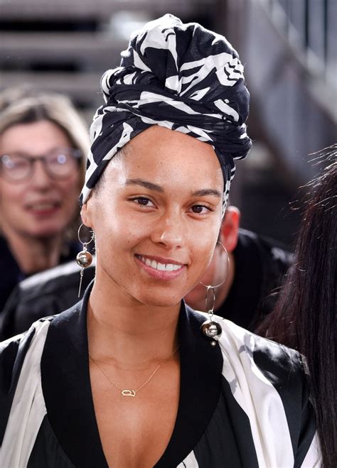 Alicia Keys' No-Makeup Makeup Beauty Look: Pics