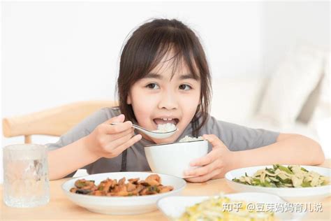 孩子3岁后，到底是喝“牛奶” 好还是“奶粉”好？父母别搞错了 知乎