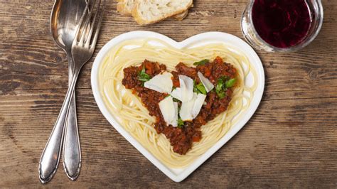 Kochen mit Rotwein Rezepte für Rotwein Spaghetti und Rotwein Kirsch Eis