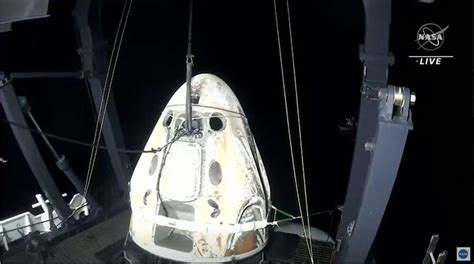 Spacex Dragon Capsule With Crew 2 Astronauts Splashes Down In Gulf Of