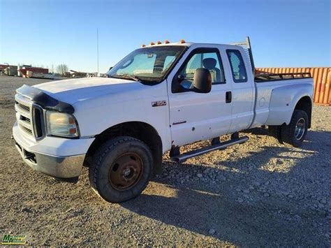 2006 Ford F-350 Super Duty XL 4dr SuperCab 4WD LB DRW - Michener Allen Auctioneering Ltd