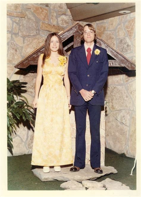 30 Cool Pics That Show Fashion Trends Of The 1970s Couples ~ Vintage