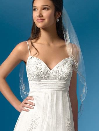 Wedding Fashion: Romantic Short Beach Wedding Dresses Style