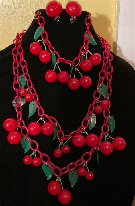 Deco S Cherry Bakelite Necklace Suite Rare Gem