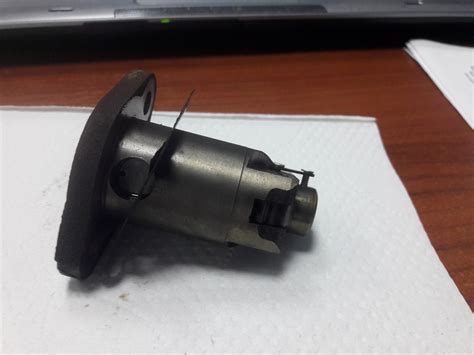 Замена натяжителя цепи — Toyota Corolla (140/150), 1,6 л, 2007 года ...