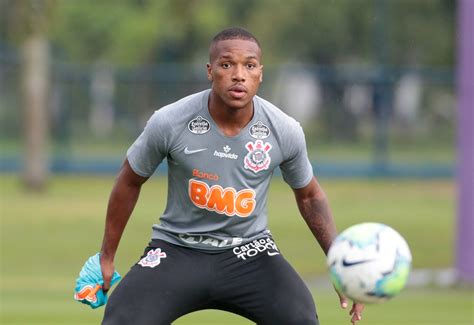 Direto do CT Corinthians faz último treino de olho no Vasco